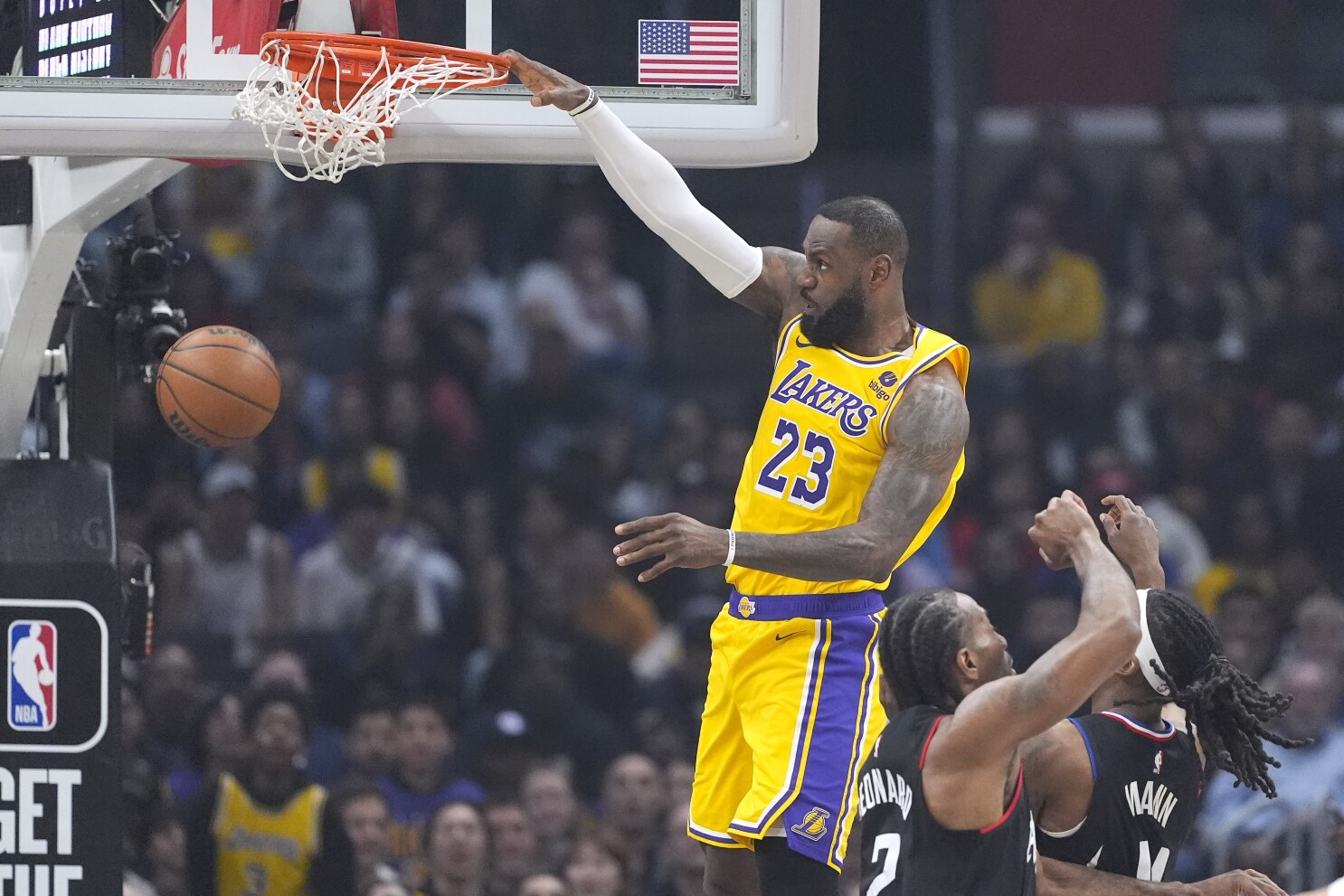Lakers news kawhi leonard deals